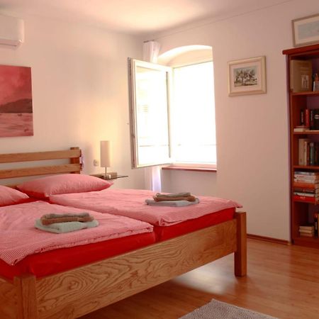 Apartment Roby Vrsar Buitenkant foto