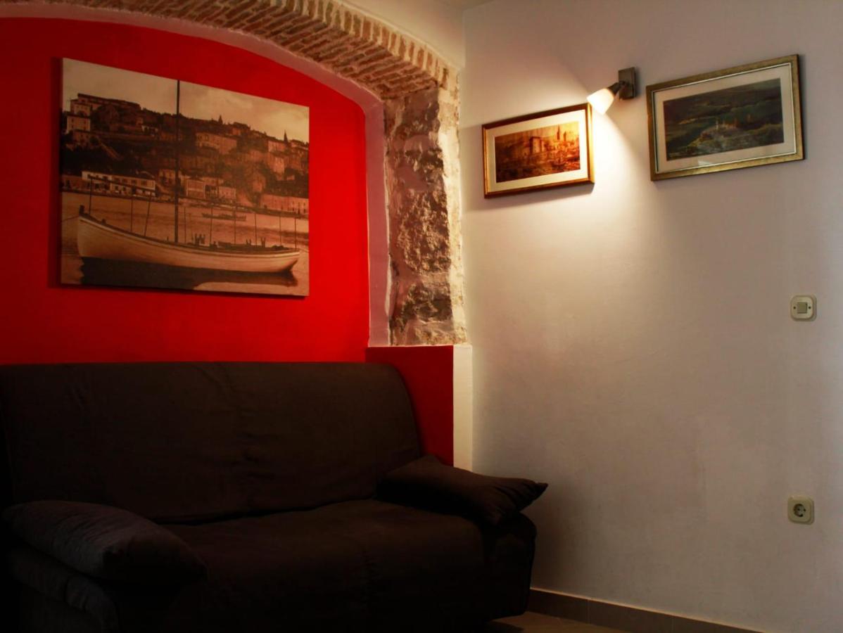 Apartment Roby Vrsar Buitenkant foto