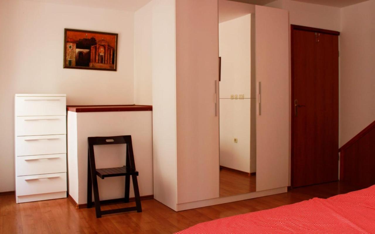 Apartment Roby Vrsar Buitenkant foto